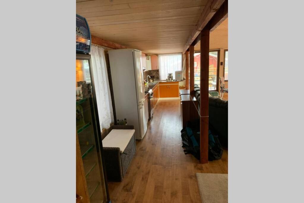 Houseboat - Beacon Of Happiness Hotel Bratislava Ngoại thất bức ảnh